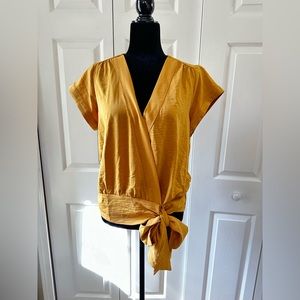 Nine West Women’s Surplice Tie Waist Top Blouse SZ L Mustard Gold
